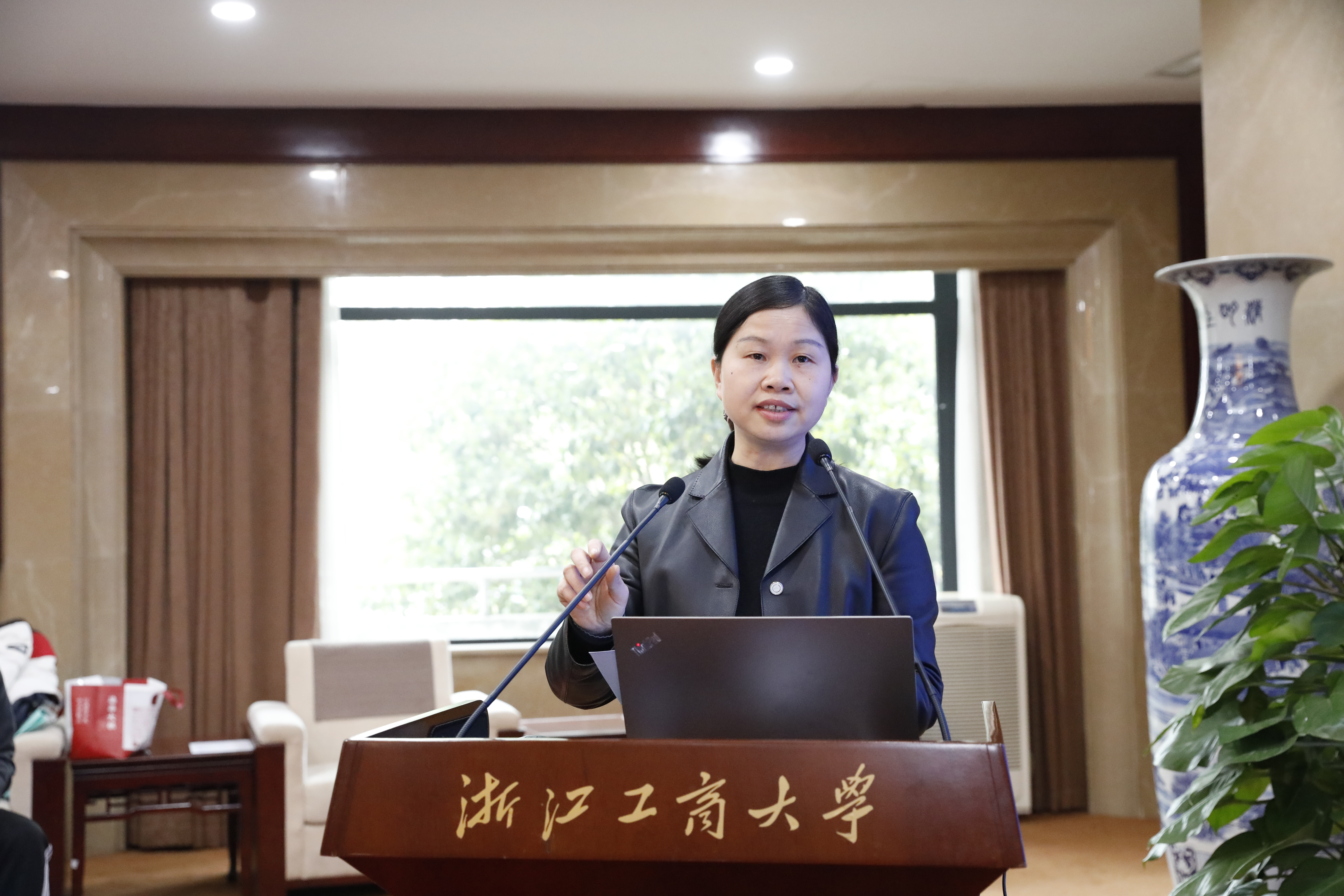 陈钰芬.JPG 陈钰芬.JPG