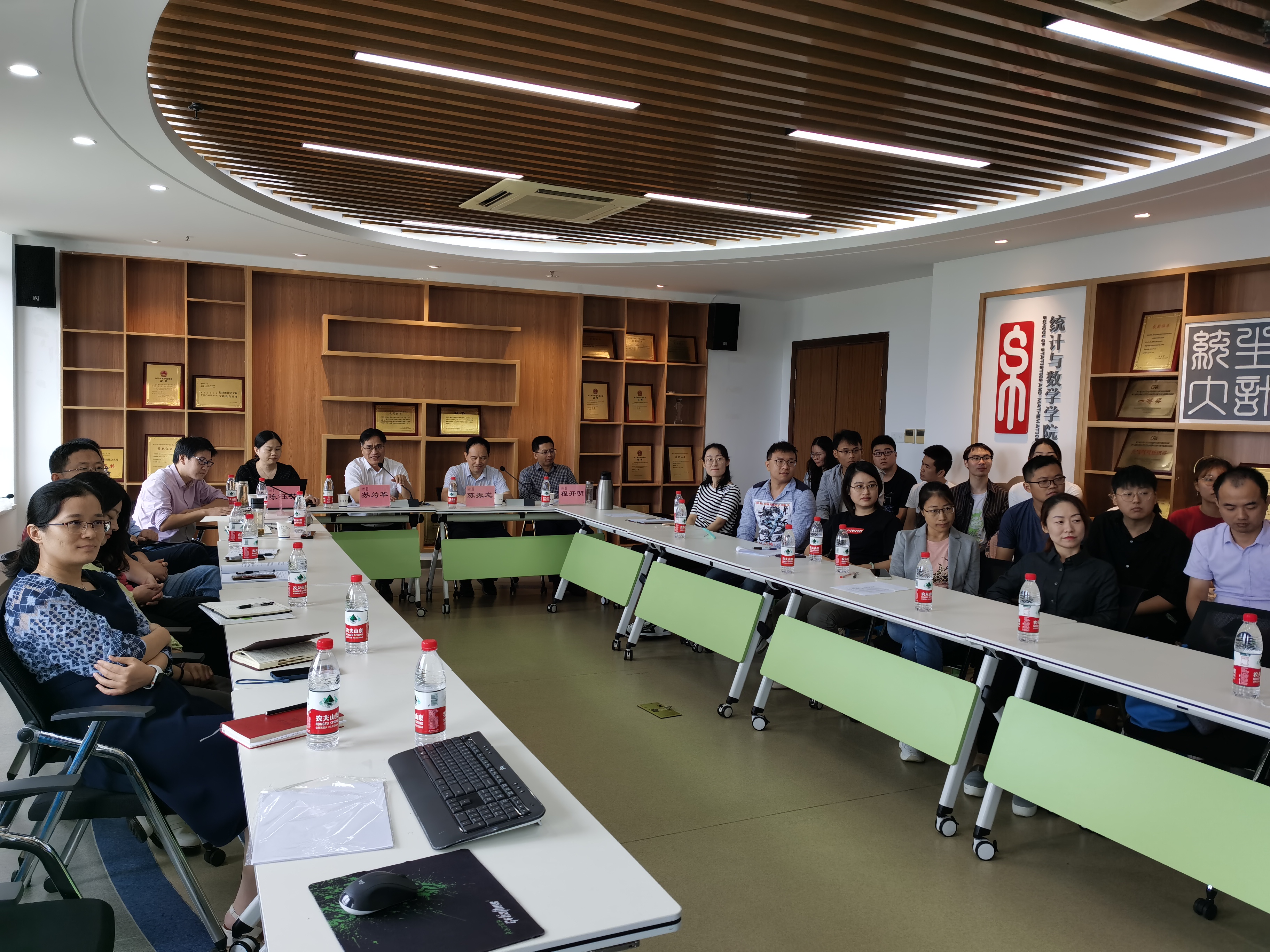 526e18101d3969048beff00ad7ca8cc.jpg 526e18101d3969048beff00ad7ca8cc.jpg